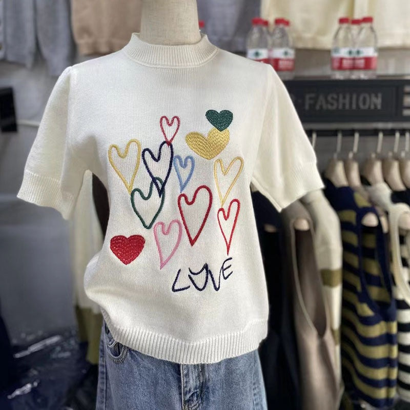 Round neck loose retro heart embroidery design, niche sweater for women