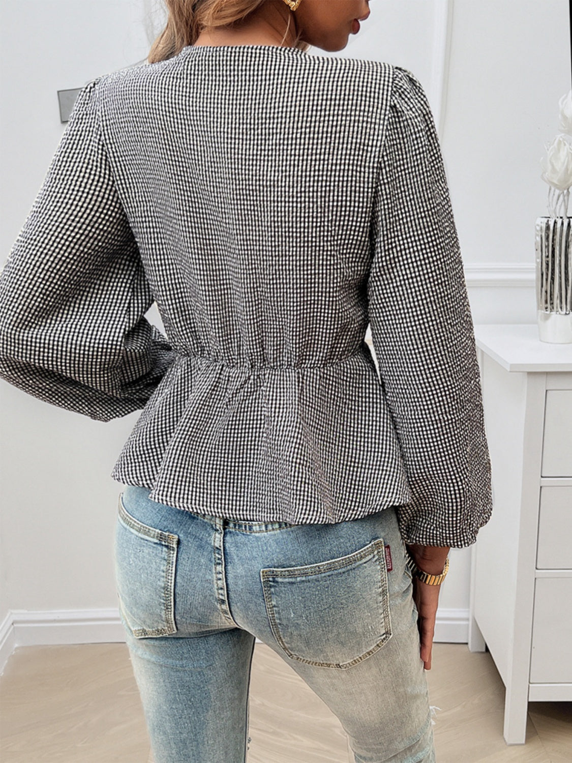 Blusa de manga larga con cuello redondo y lazo Devine