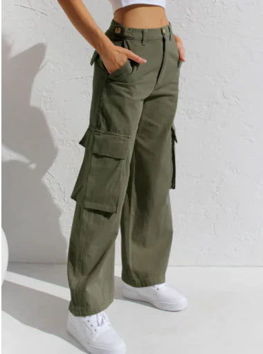 Pantalones cargo con estilo