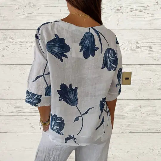 Blusa tipo túnica con cuello en V y estampado