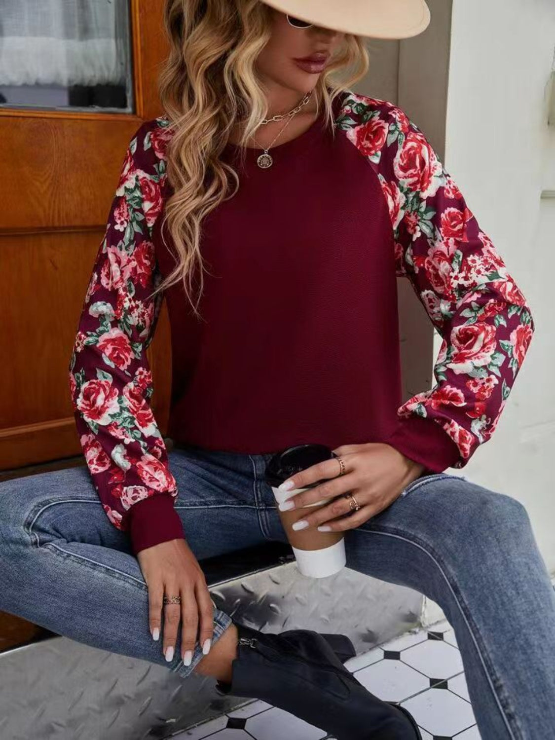 Sudadera con cuello redondo y mangas raglán con estampado floral