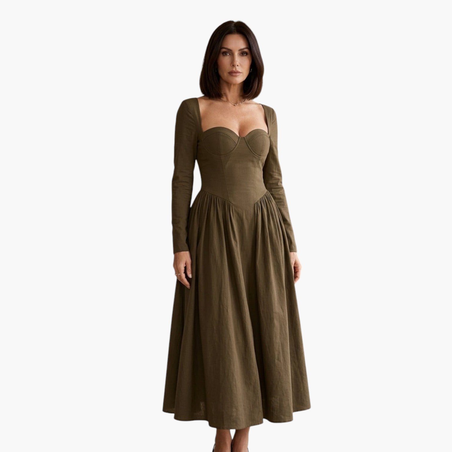 My Store 4 AKILA maxi jurk in olijfgroen met hartvormige halslijn, lange mouwen en een flatterend A-lijn silhouet.
