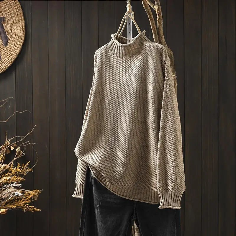 My Store 4 Barbara Relaxed Knit Jumper in beige met een textuur breisel, mock neck en verlaagde schouders.