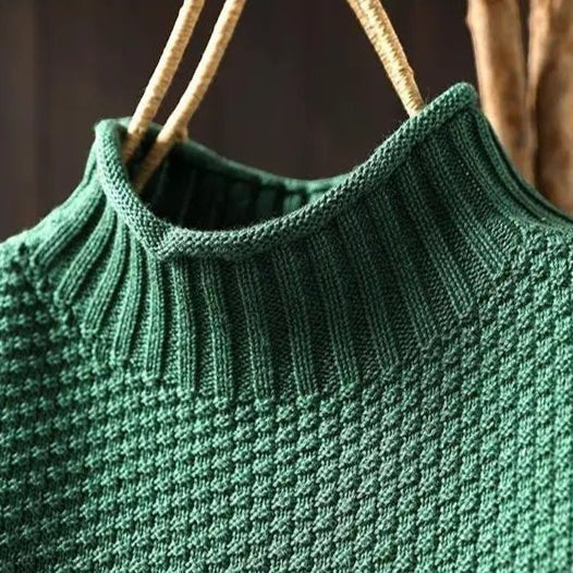 My Store 4 Barbara Relaxed Knit Jumper in groen met een geribbelde mock-neck en een verfijnde textuur.