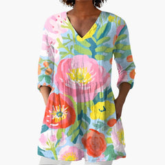 My Store 4 Valerie lange blouse met V-hals en kleurrijk bloemenpatroon in een vloeiende, relaxte pasvorm.