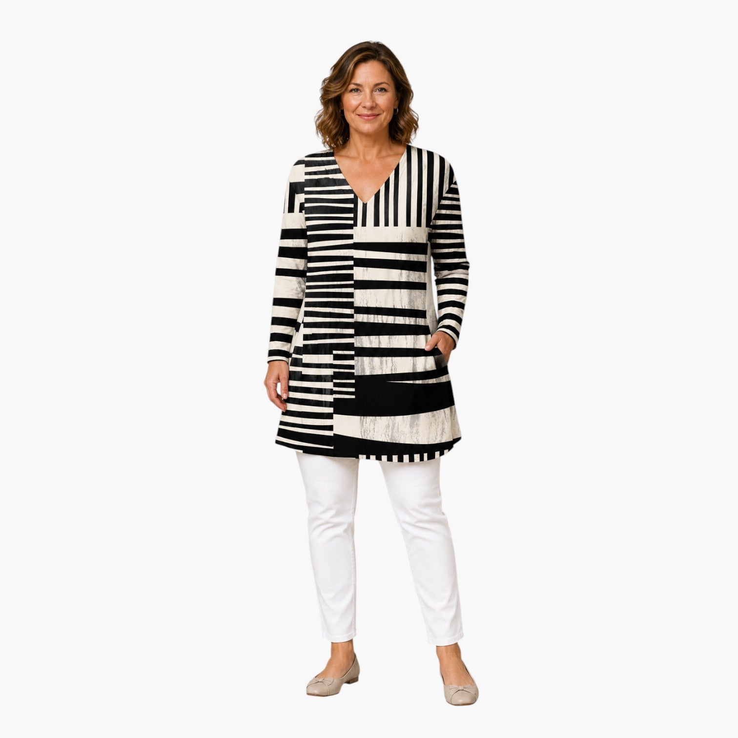 My Store 4 Willow lange blouse met V-hals, zwart-wit gestreept patroon en een vloeiende pasvorm voor dames.