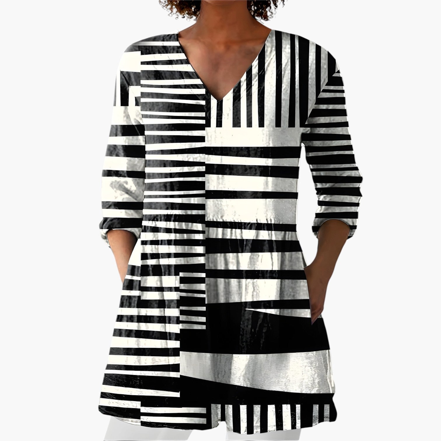 My Store 4 Willow lange blouse met V-hals, zwart-wit gestreept patroon en een vloeiende, relaxte pasvorm.