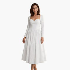 My Store 4 witte maxi-jurk met hartvormige halslijn en lange mouwen in een elegante A-lijn pasvorm.